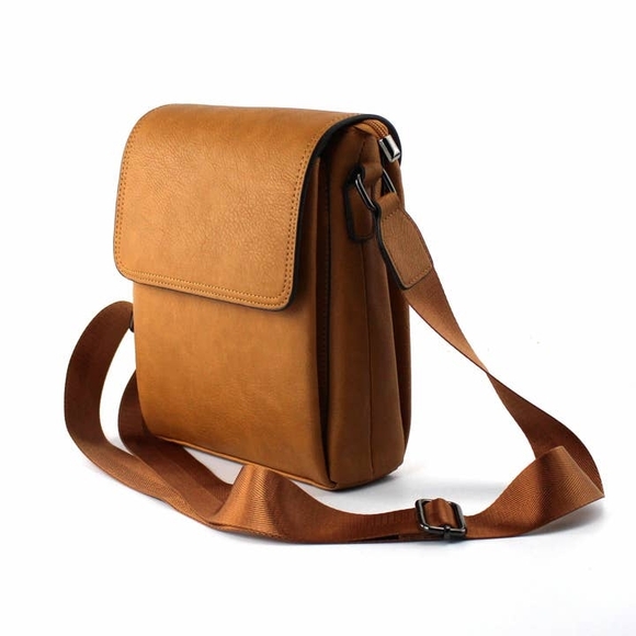 AR New York Men's Camel Leather Multi Compartment Messenger Crossbody Bag - Picture 1 of 9